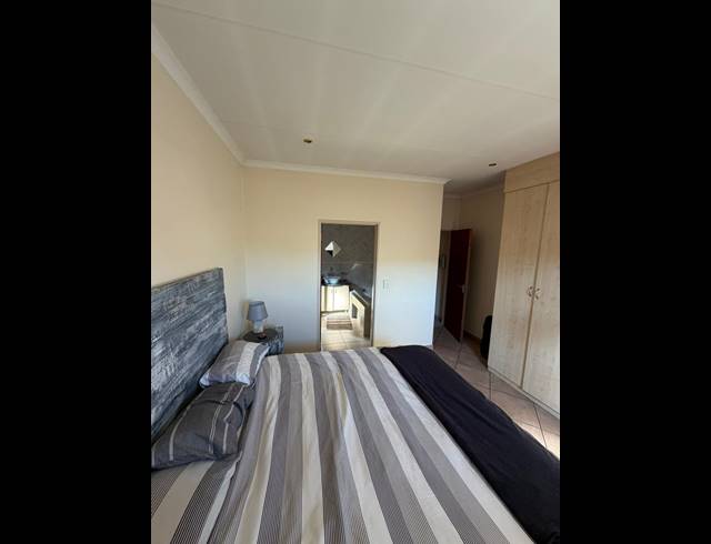 2 BEDROOM SECTIONAL TITLE RENTED IN SONNEVELD